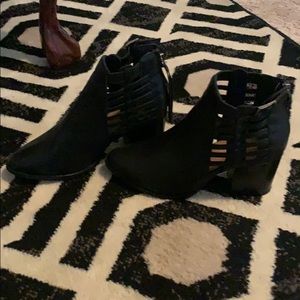 Size 6 1/2 women’s short boots.